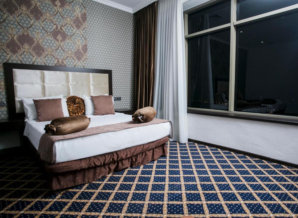 Corniche Hotel Baku Exteriör bild