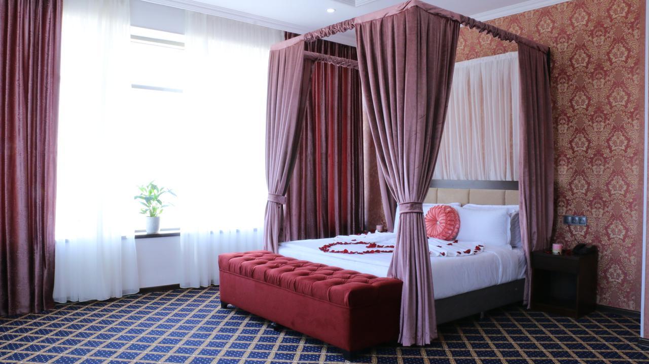 Corniche Hotel Baku Exteriör bild
